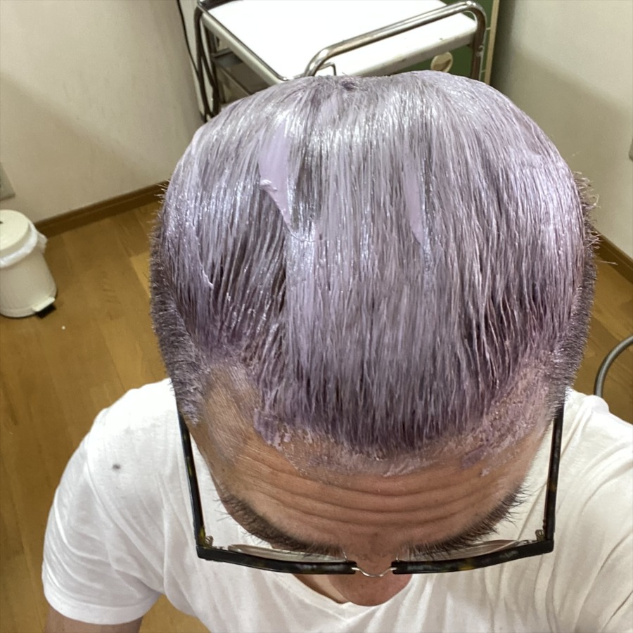 シルバーアッシュの薬剤塗布画像
